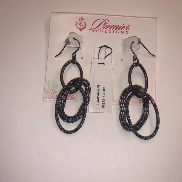 Premier Designs, chrome, Oval, Dangle Earrings. - Picture 2 of 6